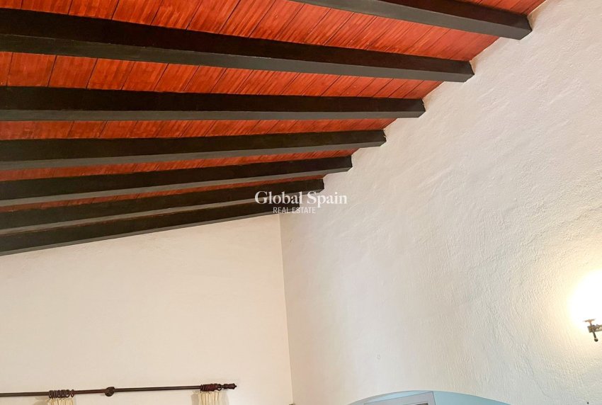 Venta - Villa / Casa adosada -
ORIHUELA COSTA - Punta Prima