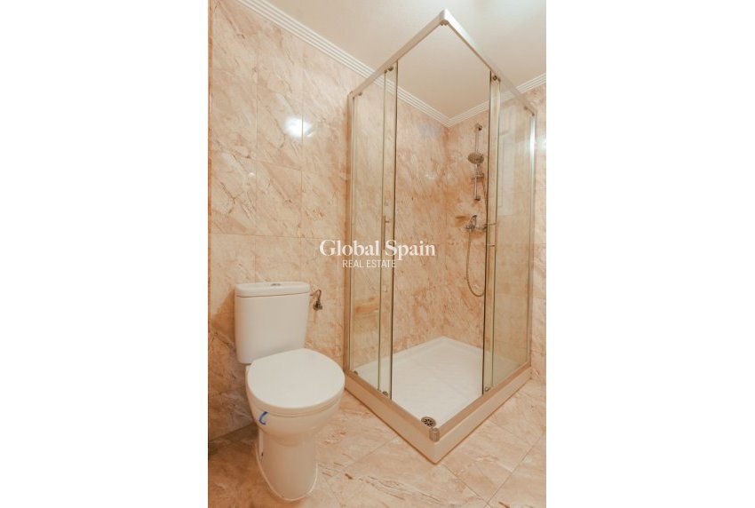 Venta - Villa / Casa adosada -
TORREVIEJA - LOS BALCONES - LOS ALTOS