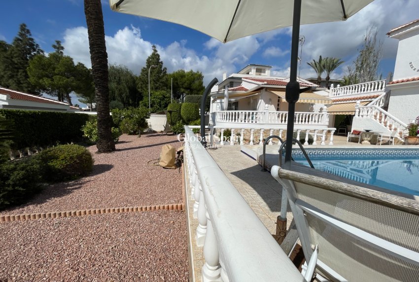 Venta - Villa / Casa unifamiliar -
CIUDAD QUESADA - Rojales