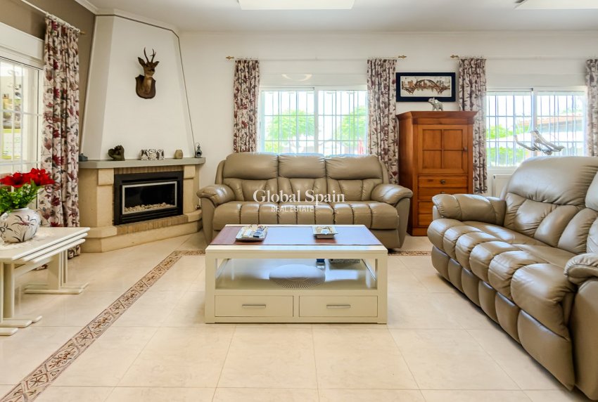 Venta - VILLA -
CATRAL - Catral