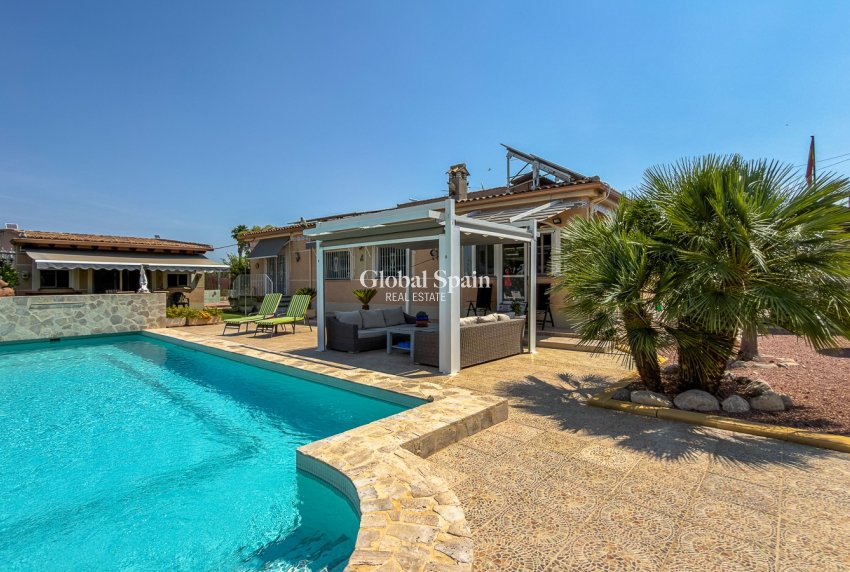 Venta - VILLA -
CATRAL - Catral