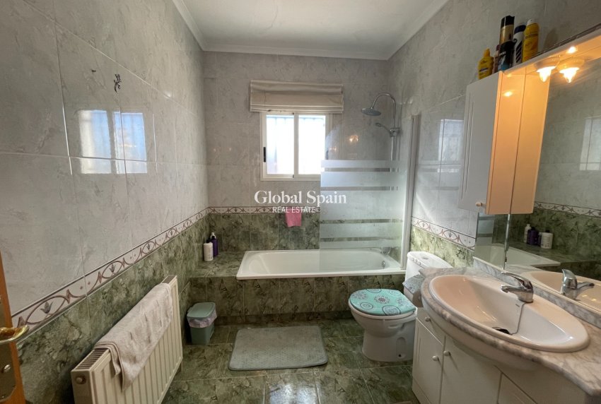 Venta - VILLA -
CATRAL - Costa Blanca