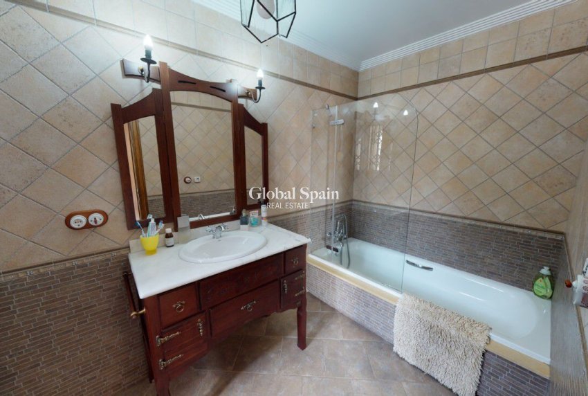 Venta - VILLA -
CATRAL - Costa Blanca