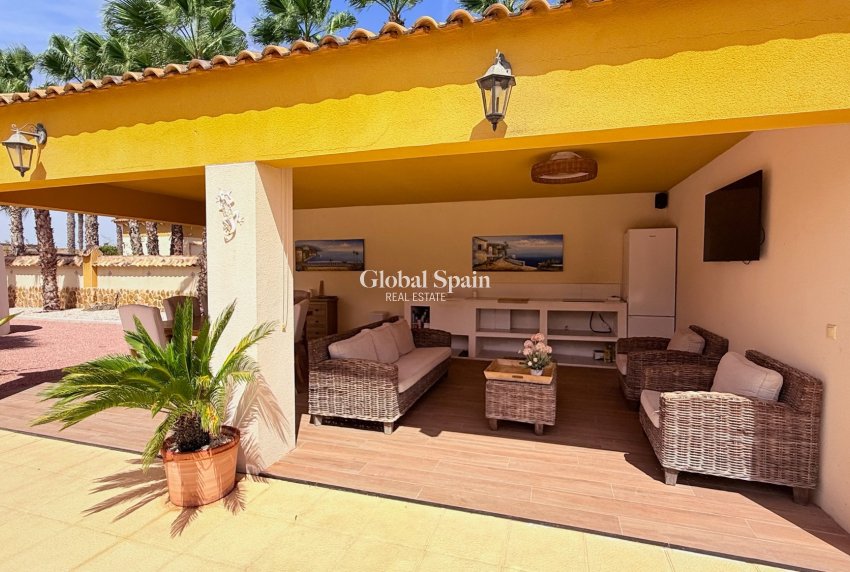 Venta - VILLA -
CATRAL