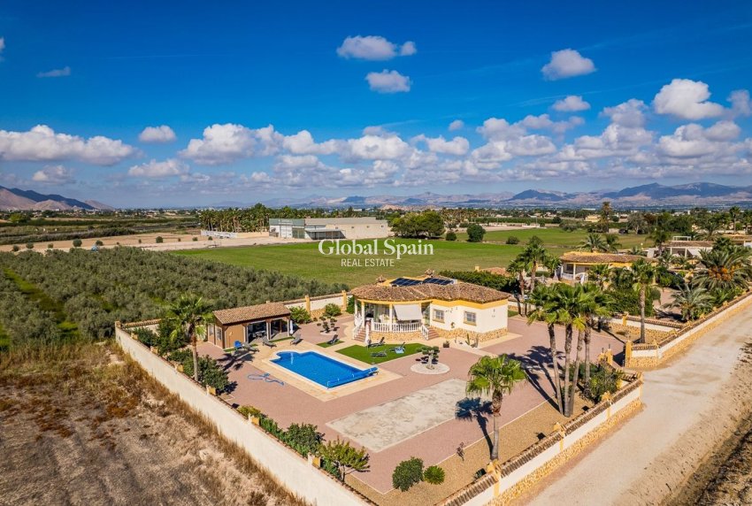 Venta - VILLA -
CATRAL