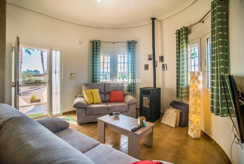 Venta - VILLA -
CATRAL