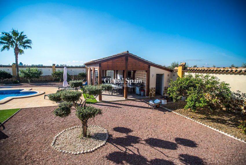 Venta - VILLA -
CATRAL