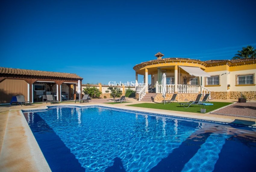 Venta - VILLA -
CATRAL
