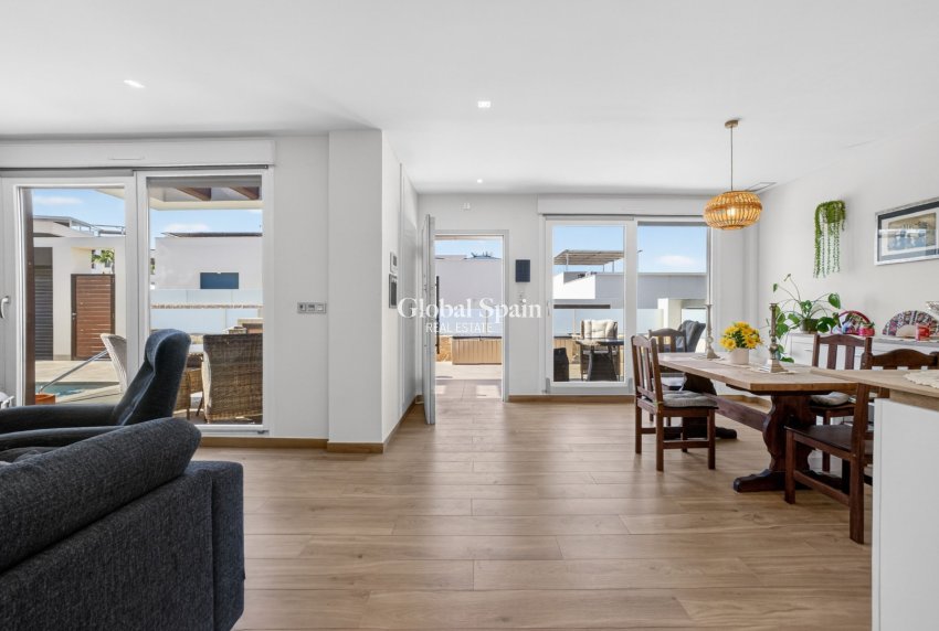 Venta - VILLA -
CIUDAD QUESADA - Alicante