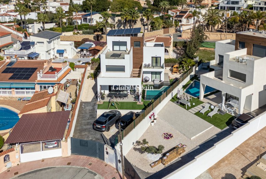 Venta - VILLA -
CIUDAD QUESADA - center