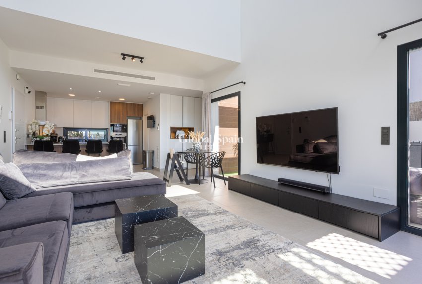 Venta - VILLA -
CIUDAD QUESADA - center