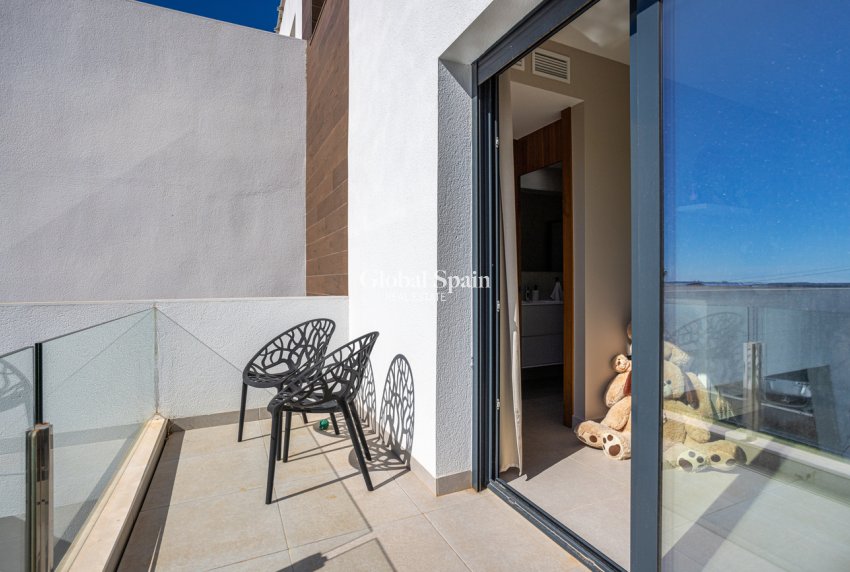 Venta - VILLA -
CIUDAD QUESADA - center