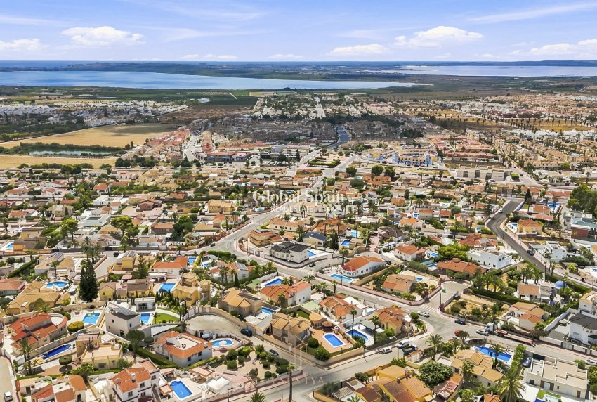 Venta - VILLA -
CIUDAD QUESADA - Centro