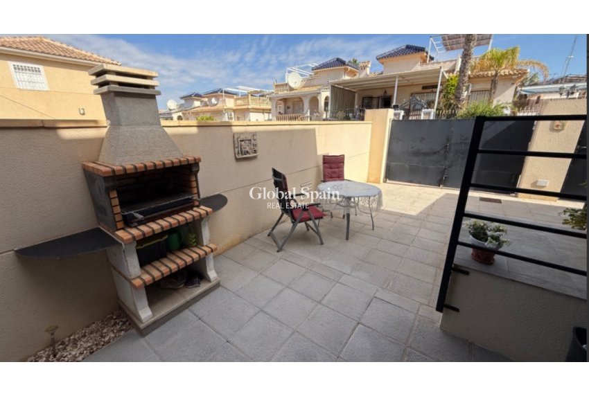 Venta - Villa -
CIUDAD QUESADA