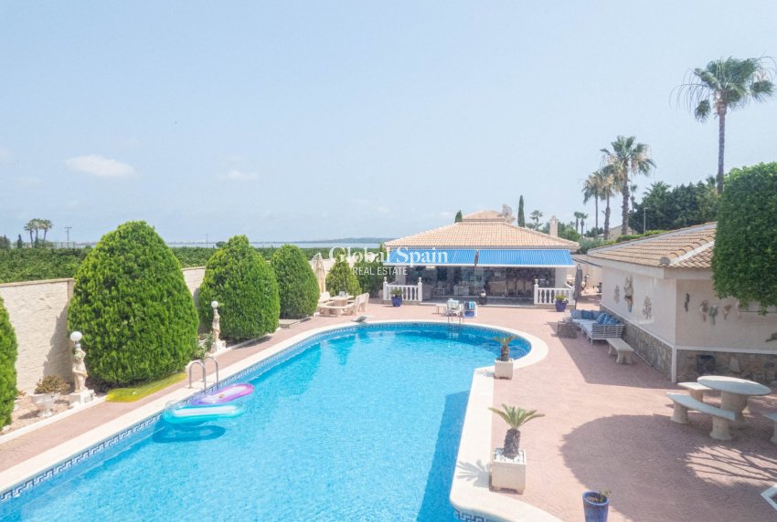 Venta - VILLA -
CIUDAD QUESADA