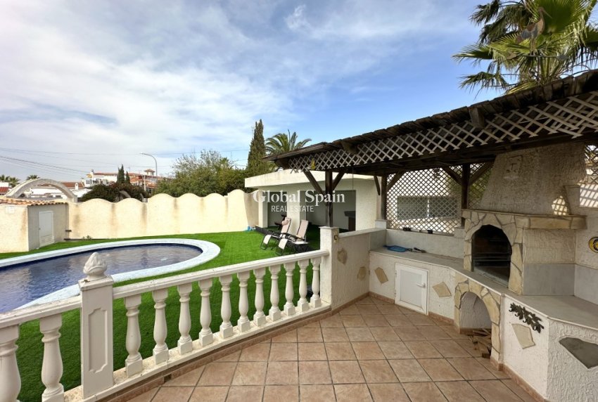 Venta - VILLA -
CIUDAD QUESADA