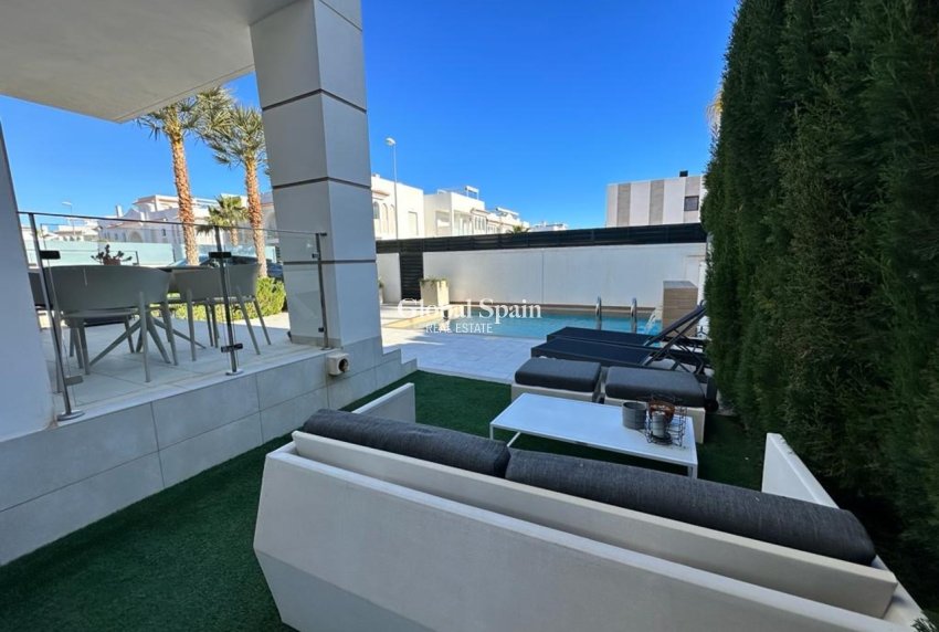 Venta - VILLA -
CIUDAD QUESADA