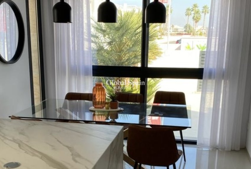 Venta - VILLA -
CIUDAD QUESADA