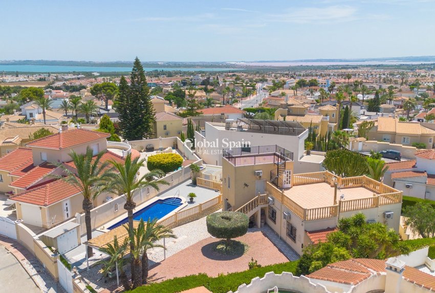 Venta - VILLA -
CIUDAD QUESADA