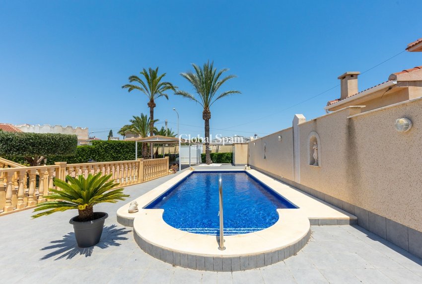 Venta - VILLA -
CIUDAD QUESADA