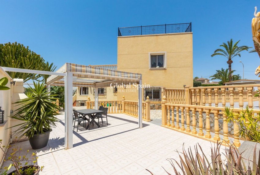 Venta - VILLA -
CIUDAD QUESADA