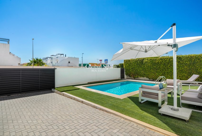 Venta - VILLA -
CIUDAD QUESADA