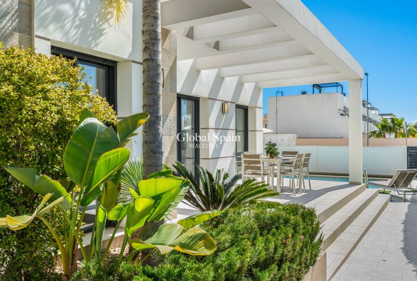 Venta - VILLA -
CIUDAD QUESADA