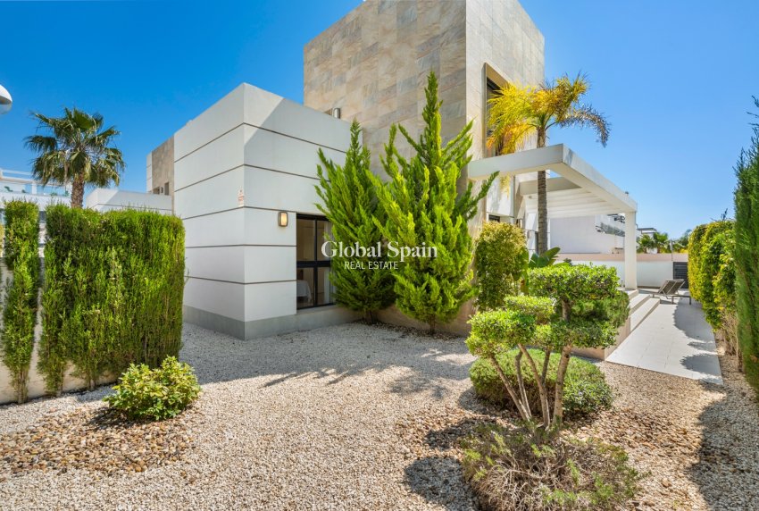 Venta - VILLA -
CIUDAD QUESADA