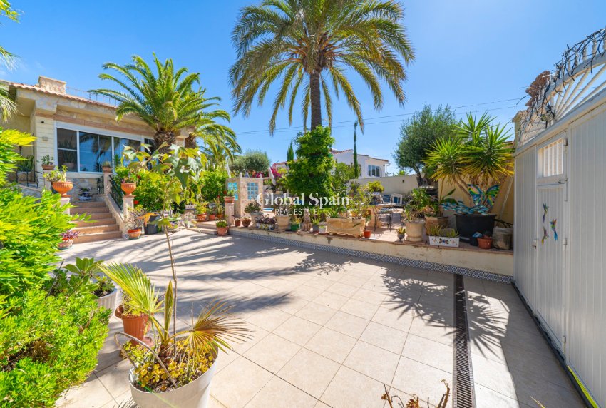 Venta - VILLA -
CIUDAD QUESADA