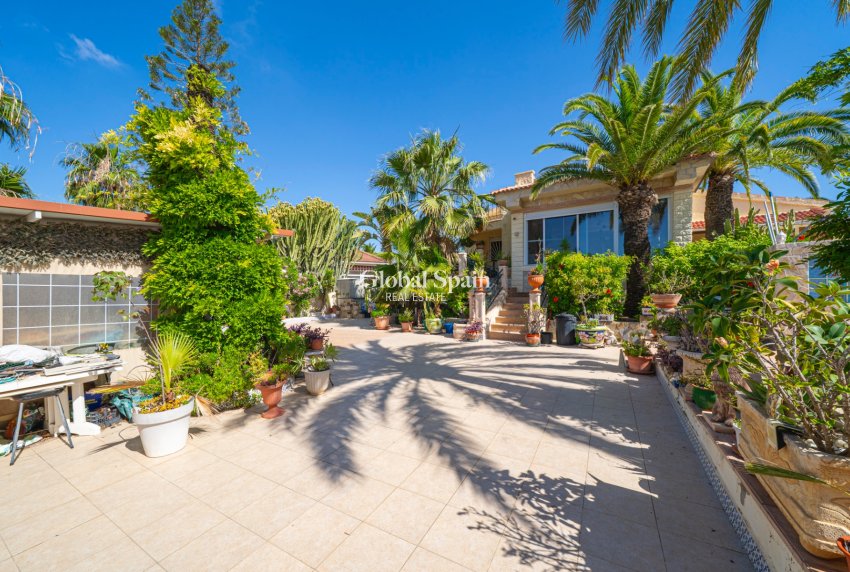 Venta - VILLA -
CIUDAD QUESADA