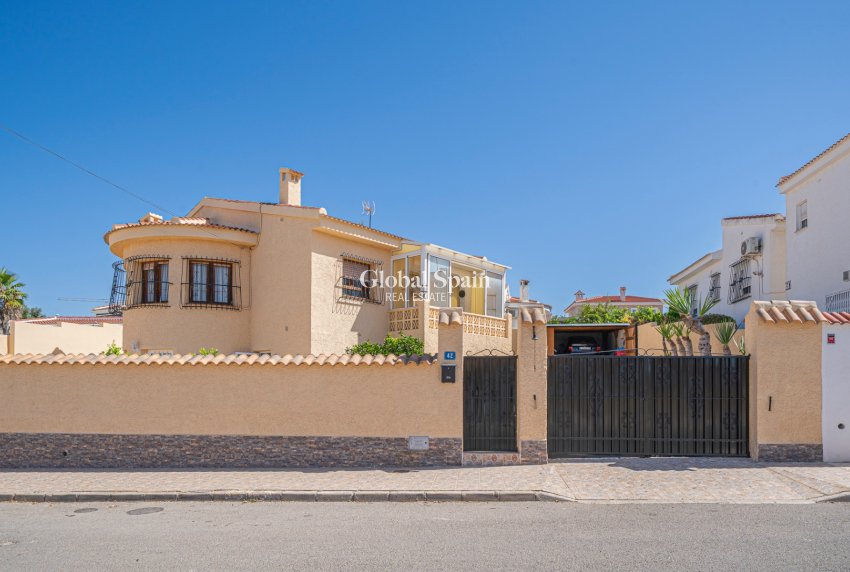 Venta - VILLA -
CIUDAD QUESADA