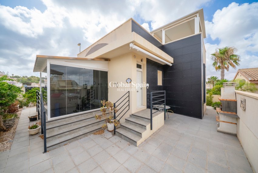 Venta - Villa -
CIUDAD QUESADA