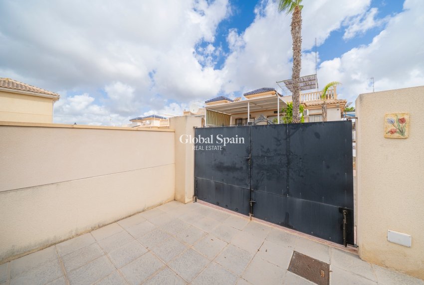 Venta - Villa -
CIUDAD QUESADA