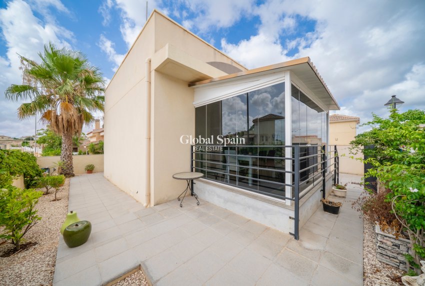 Venta - Villa -
CIUDAD QUESADA