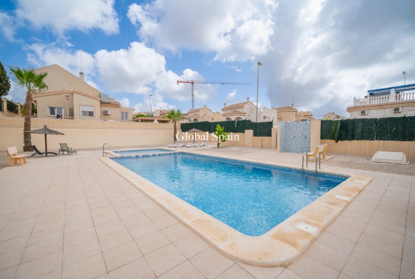 Venta - Villa -
CIUDAD QUESADA