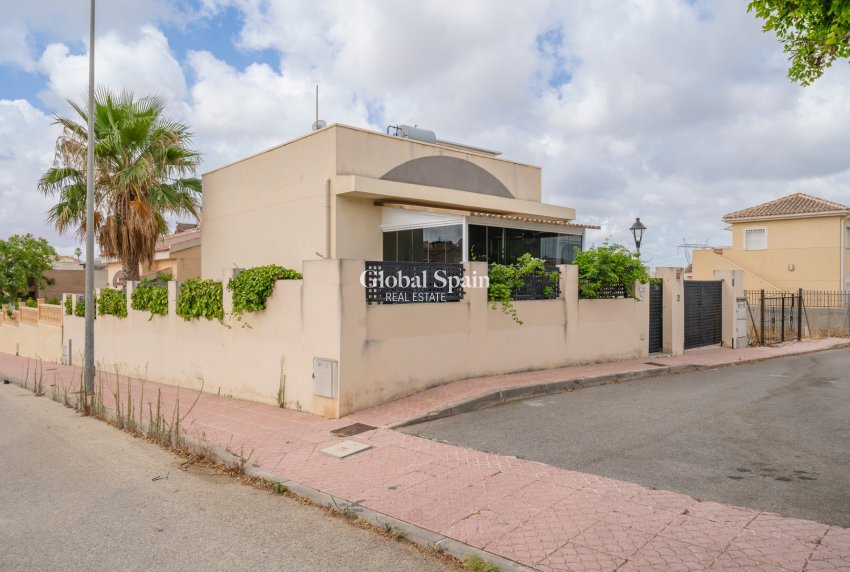 Venta - Villa -
CIUDAD QUESADA