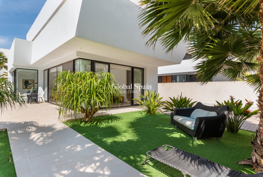 Venta - VILLA -
CIUDAD QUESADA