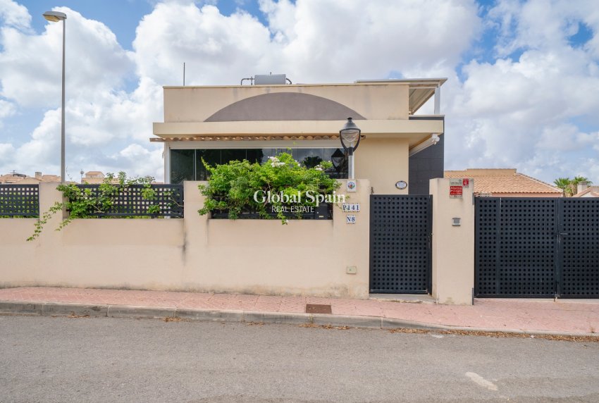 Venta - Villa -
CIUDAD QUESADA