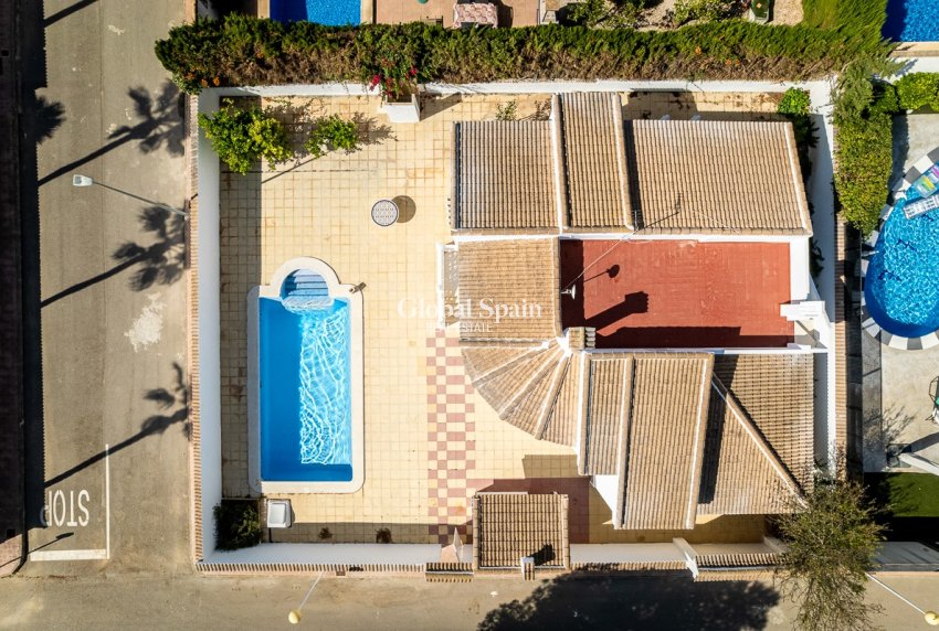 Venta - Villa -
CIUDAD QUESADA