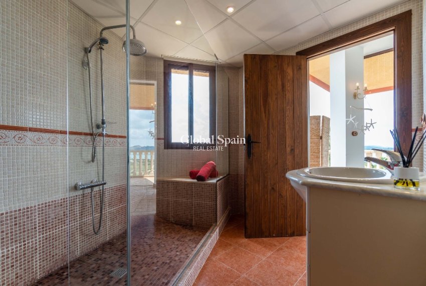 Venta - Villa -
Costa Blanca - Orihuela Costa