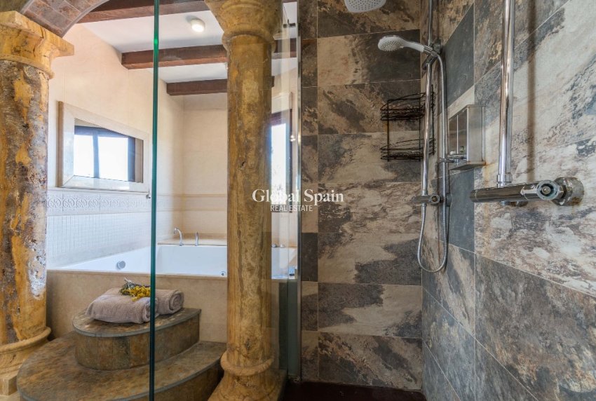 Venta - Villa -
Costa Blanca - Orihuela Costa