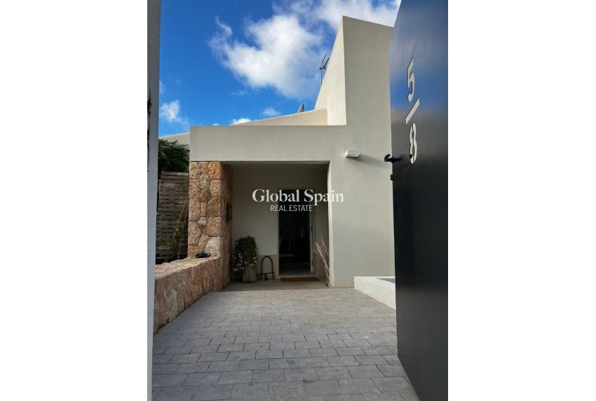 Venta - Villa -
Costa de la Calma - Calvià