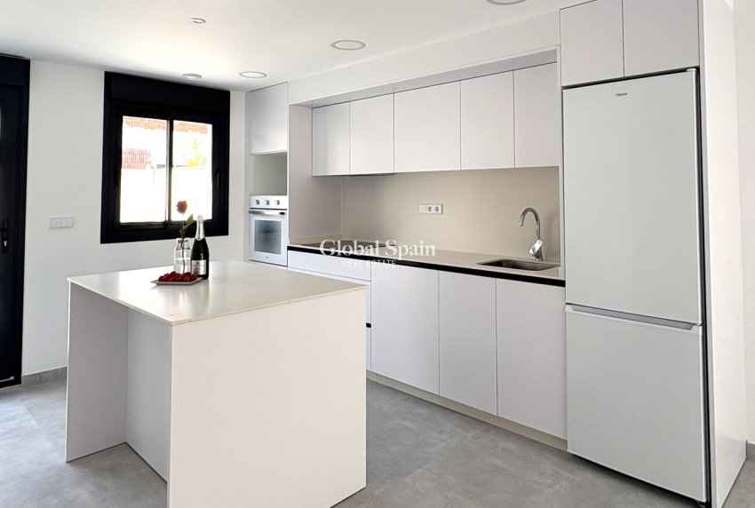 Venta - VILLA -
COX - Costa Blanca