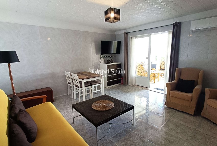 Venta - VILLA -
CREVILLENTE