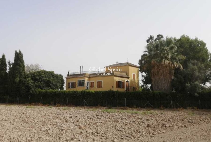 Venta - VILLA -
DAYA NUEVA - Costa Blanca