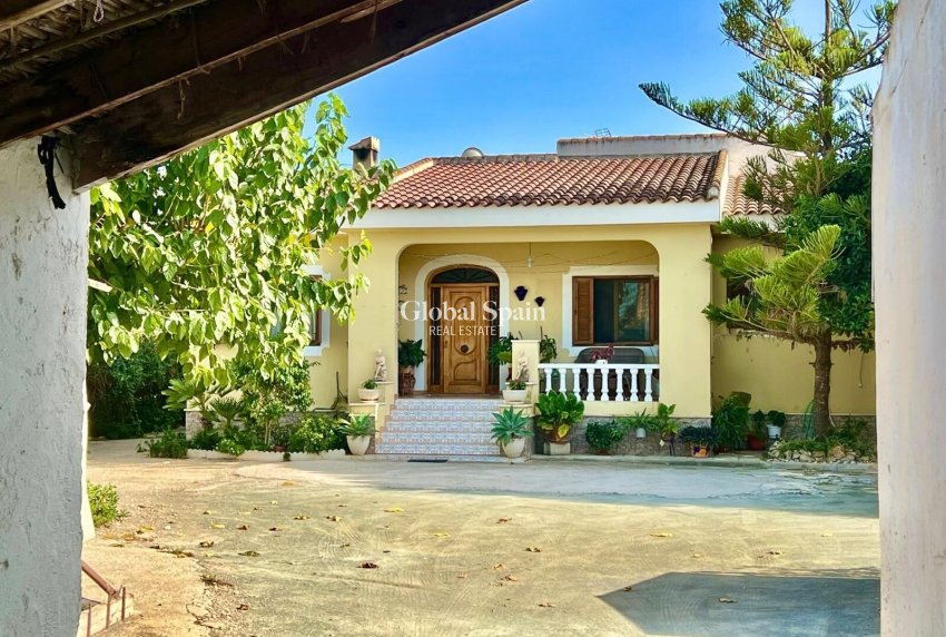 Venta - VILLA -
DAYA VIEJA - Costa Blanca Sur
