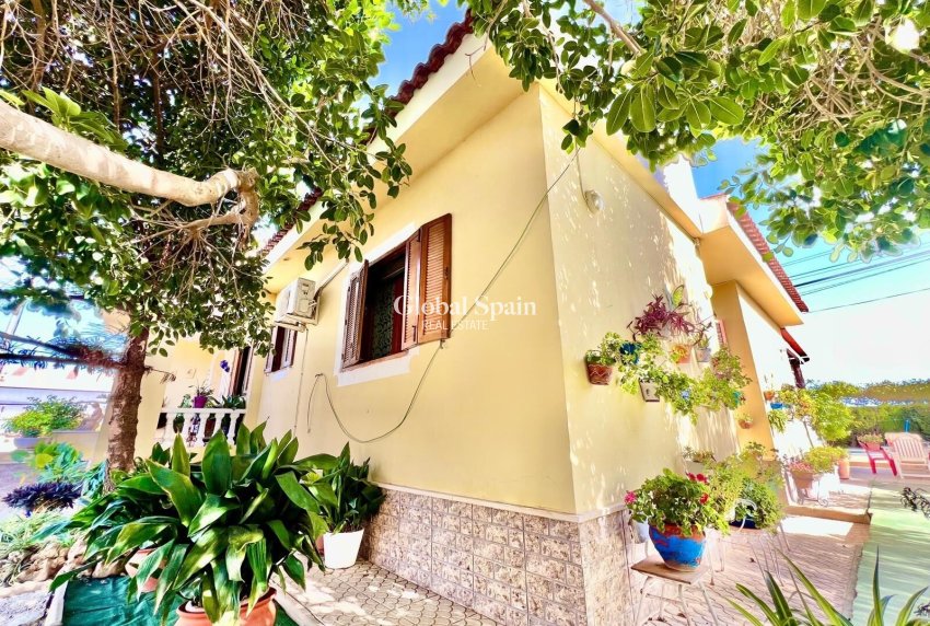 Venta - VILLA -
DAYA VIEJA - Costa Blanca Sur