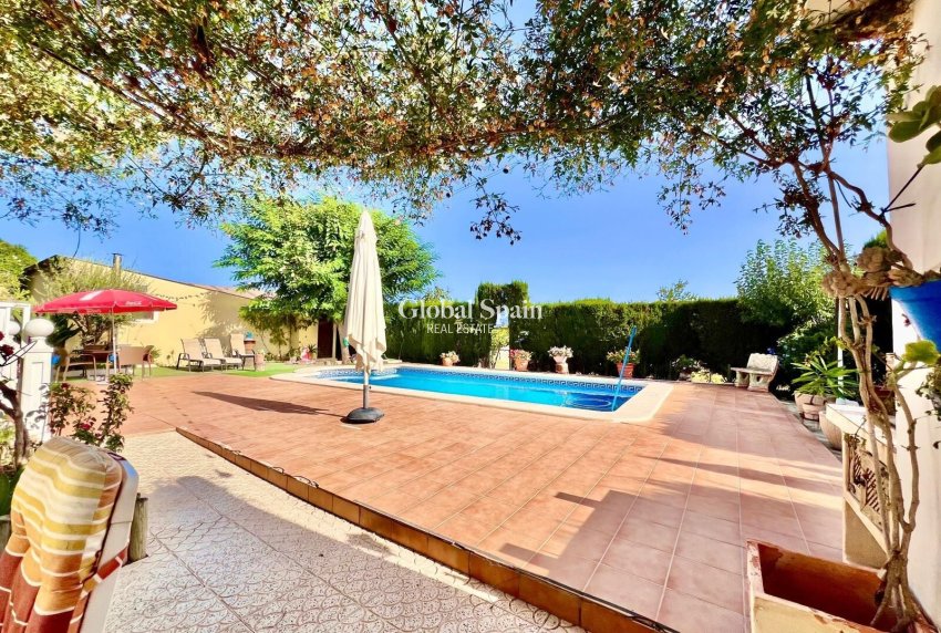 Venta - VILLA -
DAYA VIEJA - Costa Blanca Sur
