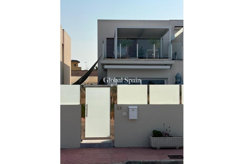 Venta - VILLA -
DAYA VIEJA - Costa Blanca