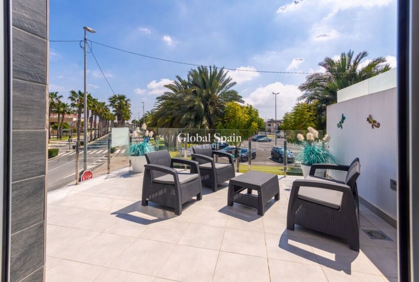 Venta - VILLA -
DAYA VIEJA - Costa Blanca